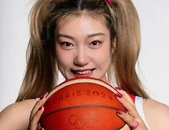 名最坏处境或退出国家队球迷期盼王芳出手调整球王会体育身陷舆论风波中国女篮核心李梦被点(图2)