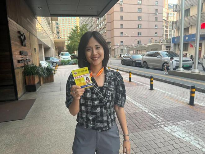 北京被善意和热情“淹没”“中天小姐姐”何橞瑢：在(图2)